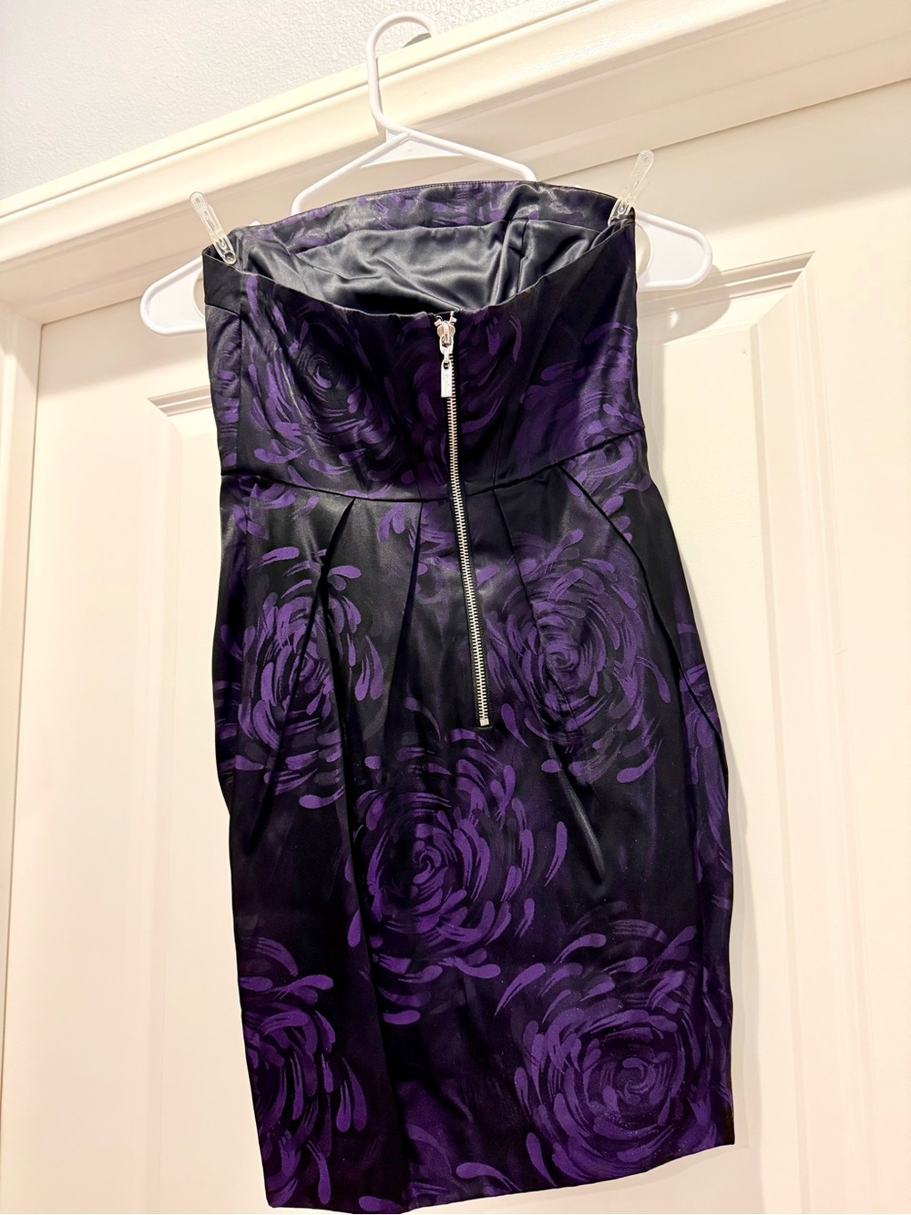 GUESS by Marciano Size 0 Black Purple Rose Strapless Satin Dress Y2K